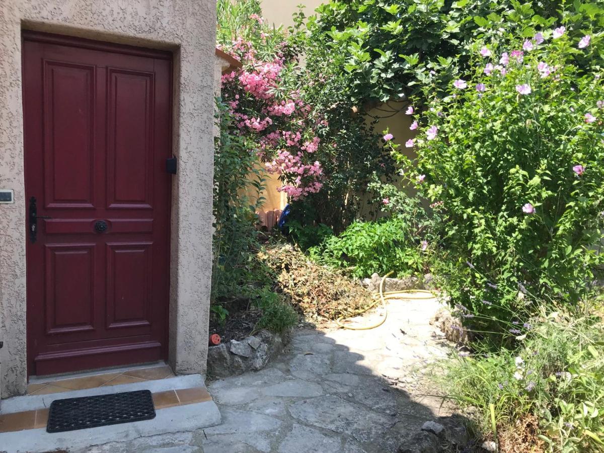 Chambre Climatisee Avec Sdb Privee Dans Une Villa Avec Piscine Ouverte D'Avril A Mi Octobre Marseille Ngoại thất bức ảnh