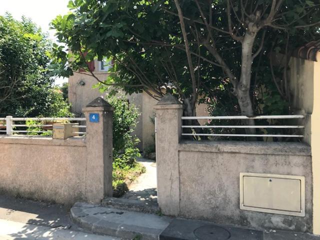 Chambre Climatisee Avec Sdb Privee Dans Une Villa Avec Piscine Ouverte D'Avril A Mi Octobre Marseille Ngoại thất bức ảnh